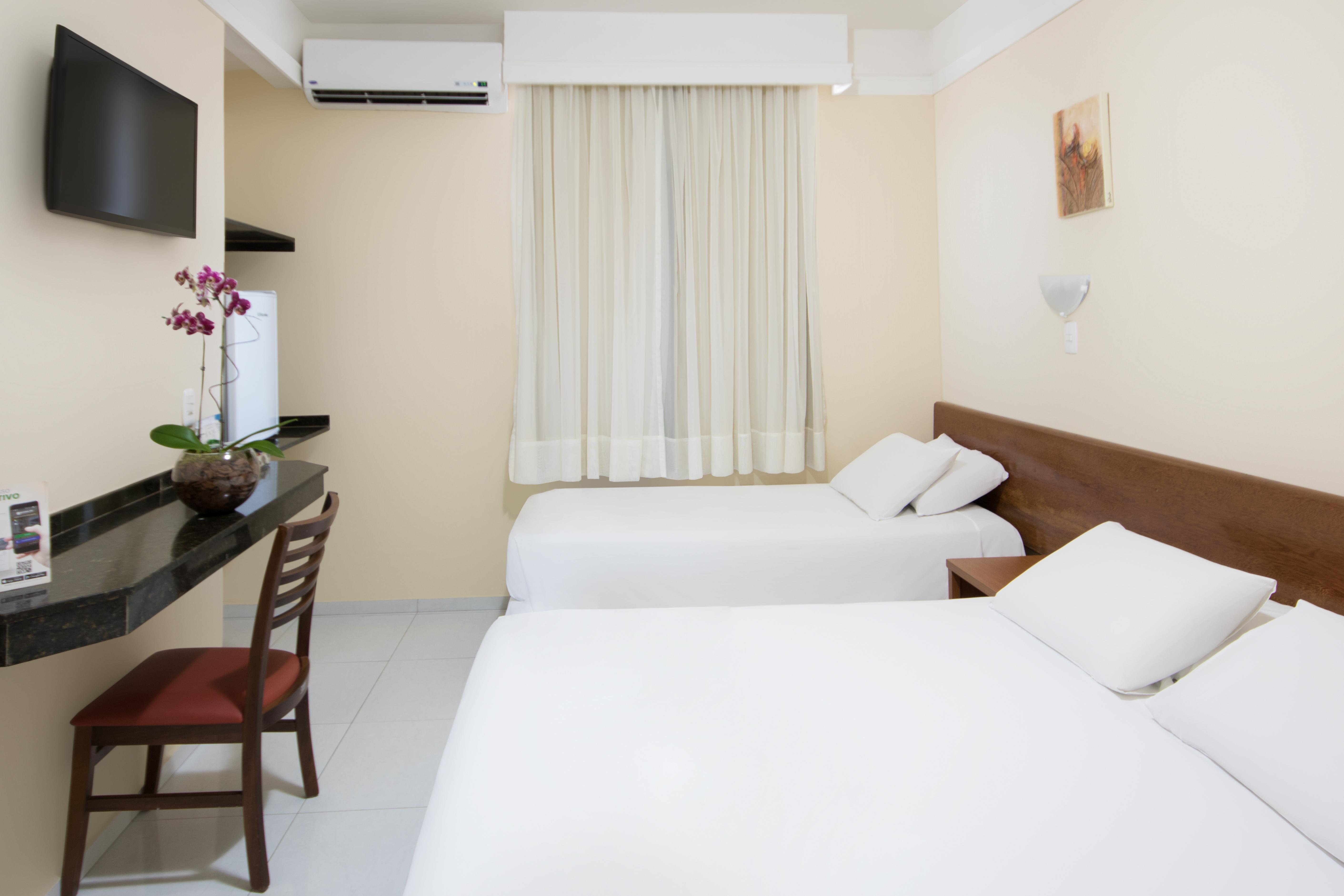 Hotel Dan Inn Express Foz Do Iguacu By Nacional Inn Exterior photo